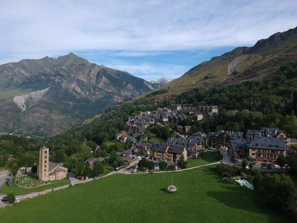 Apartamento Con Terraza Y Vistas Panoramicas En Tauell エクステリア 写真