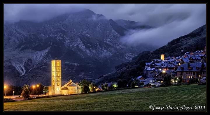 Apartamento Con Terraza Y Vistas Panoramicas En Tauell エクステリア 写真